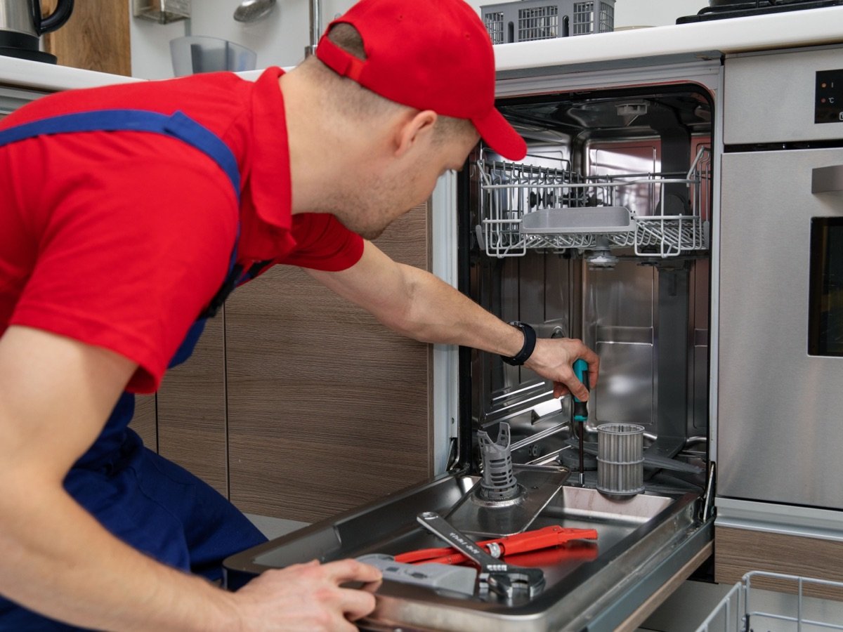 Geschirrspüler pumpt nicht ab